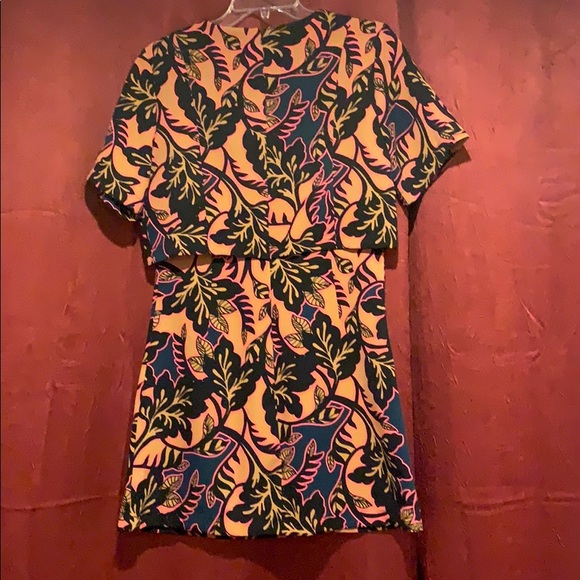 Printed dress (8 but runs a size small) - Picture 2 of 2